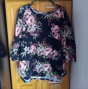 Green Envelope Floral Black and Pink Women's Top size 1X